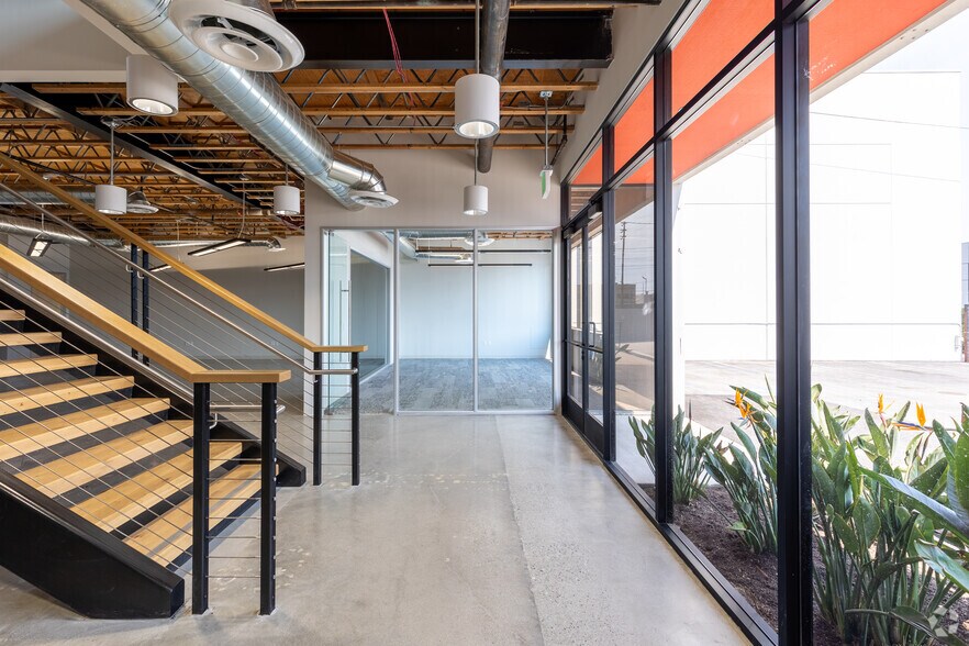 More Photos Of 2445-2460 E 12th St, Los Angeles Unknown For Lease