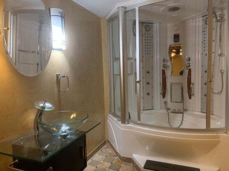 More Photos Of 15426 70th Ct, Orland Park Light Distribution For Sale