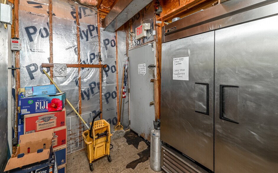 More Photos Of 1435 Freeport Rd, Cheswick General Retail For Sale