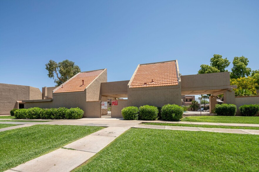 More Photos Of 7430-7448 N 43rd Dr, Glendale Apartments For Sale