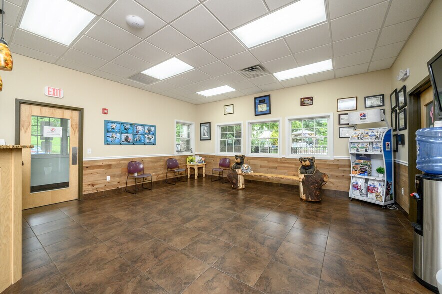 More Photos Of 612 Mount Pleasant Ave, West Orange Veterinarian Kennel For Sale