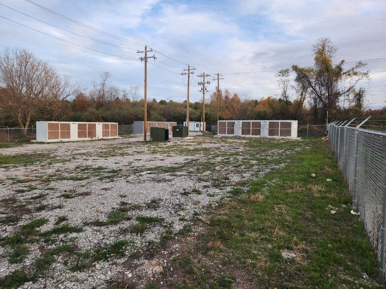 More Photos Of 520 Clay-Leslie Park Rd, Manchester Warehouse For Sale