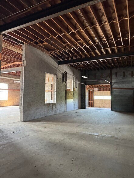 More Photos Of 96 Main st, Reinholds Warehouse For Lease