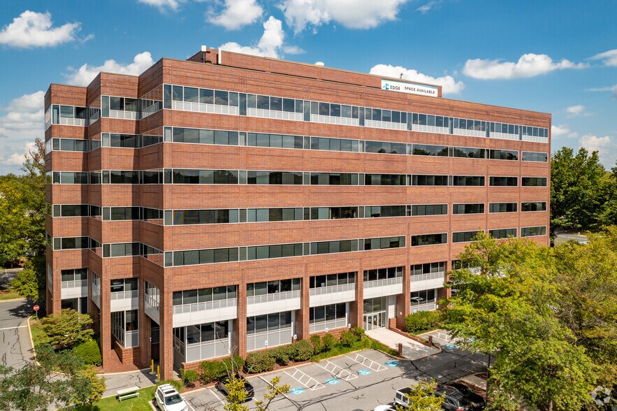 Primary Photo Of 18310 Montgomery Village Ave, Gaithersburg Coworking Space