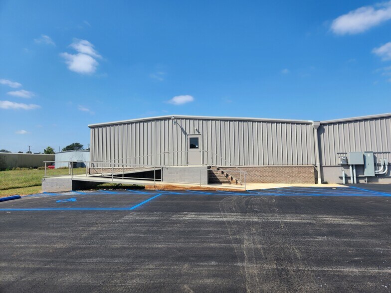 More Photos Of 3225 Highway 31 S, Decatur Industrial For Lease