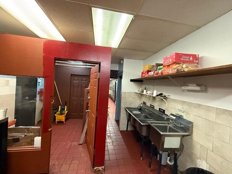 More Photos Of 6501 Elmwood Ave, Philadelphia Convenience Store For Sale