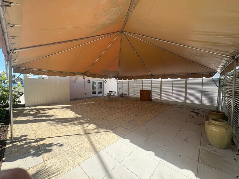 More Photos Of 310 E Railroad Ave, Boca Grande Restaurant For Lease