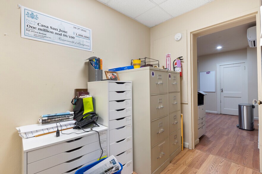 More Photos Of 2114-2118 Broadway Ave, Pittsburgh Storefront Retail Office For Lease