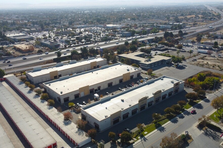 More Photos Of 450 W Larch Rd, Tracy Warehouse For Lease