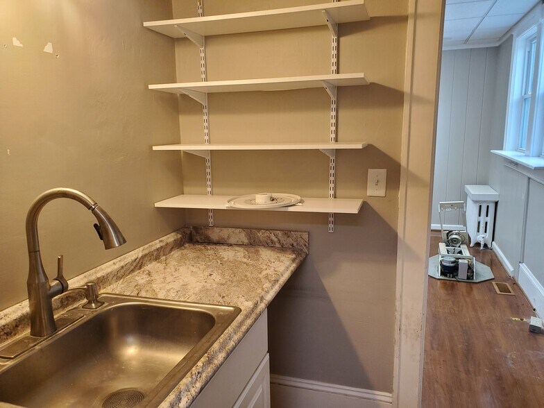 More Photos Of 1602 Grandin Rd SW, Roanoke Medical For Sale