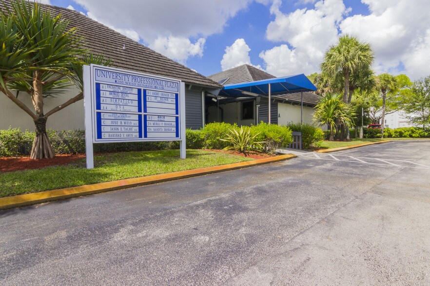 More Photos Of 8200 W Sunrise Blvd, Plantation Office For Sale