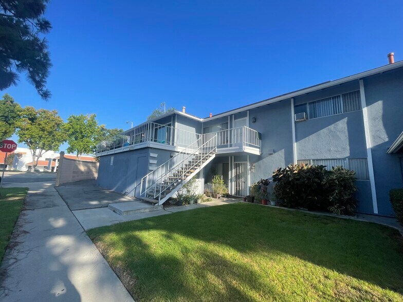 More Photos Of 3626 S Marine St, Santa Ana Multifamily For Sale