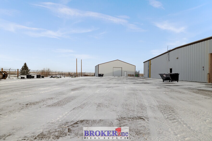 More Photos Of 300 N Walsh Dr, Casper Warehouse For Lease