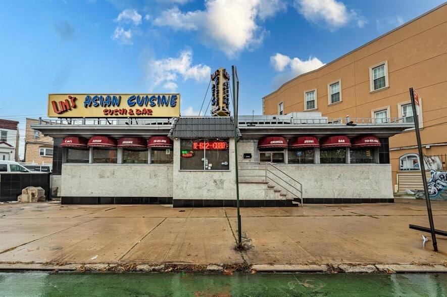 Primary Photo Of 1506 Bronxdale Ave, Bronx Restaurant For Sale