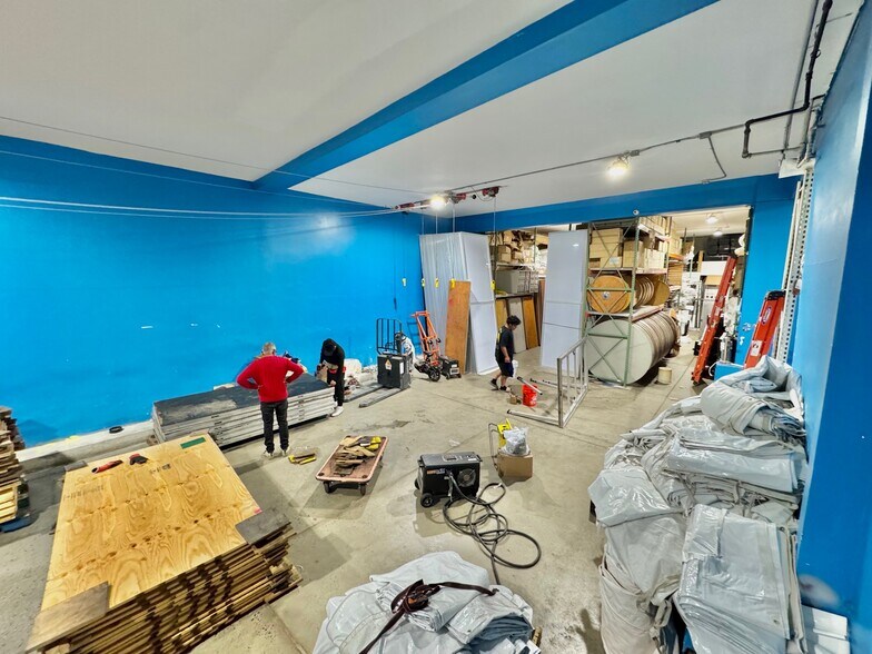 More Photos Of 81 Sheridan Blvd, Inwood Warehouse For Lease