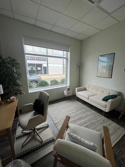 More Photos Of 961 Broadway, Woodmere Storefront Retail Office For Lease