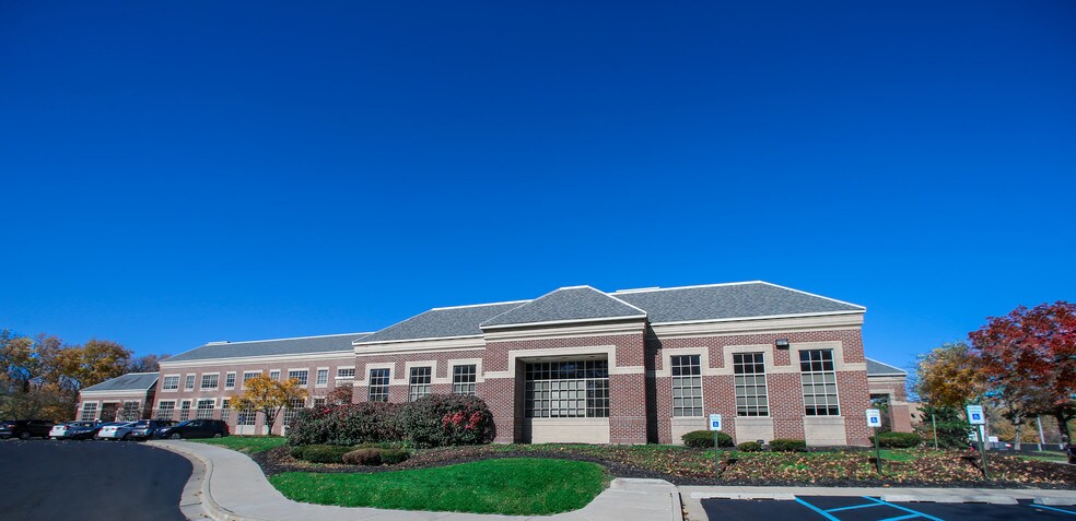 More Photos Of 2620 Kessler Blvd E, Indianapolis Medical For Lease