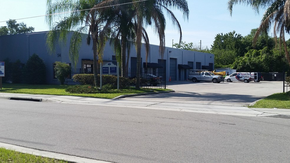 More Photos Of 54 W Illiana, Orlando Warehouse For Lease