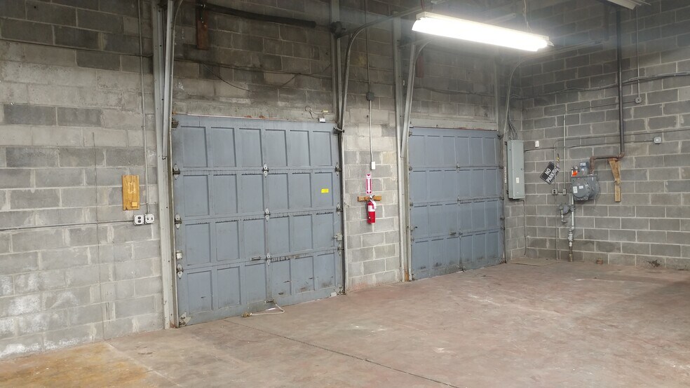 More Photos Of 74 Sussex St, Hackensack Showroom For Lease