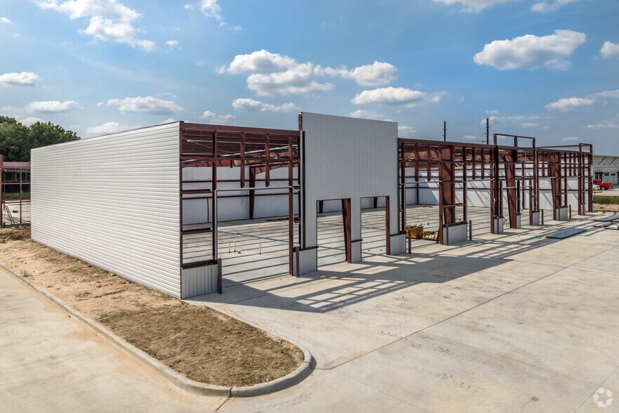 More Photos Of 18011 Cypress Rose Hill Rd, Cypress Unknown For Lease