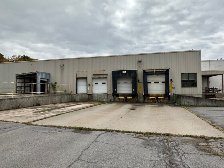 More Photos Of 6 Morrill Pl, Fulton Warehouse For Lease