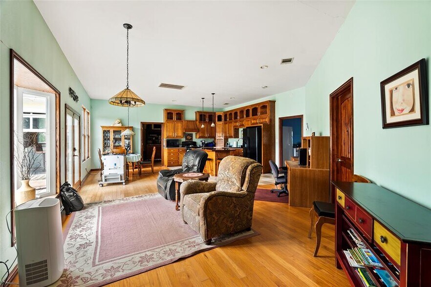 More Photos Of 1389 U.S. 290 E, Elgin Land For Sale