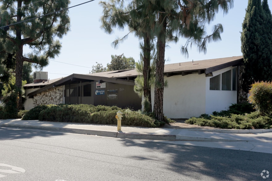More Photos Of 180 W Willow St, Pomona Medical For Lease