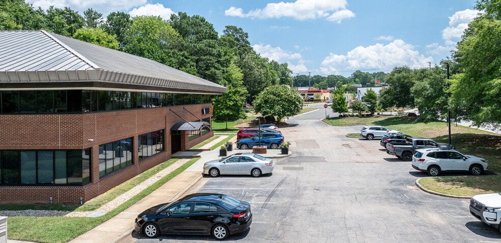 More Photos Of 100 Meredith Dr, Durham Unknown For Lease
