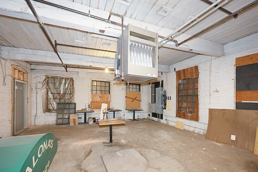More Photos Of 128 Maple St, Manchester Restaurant For Sale