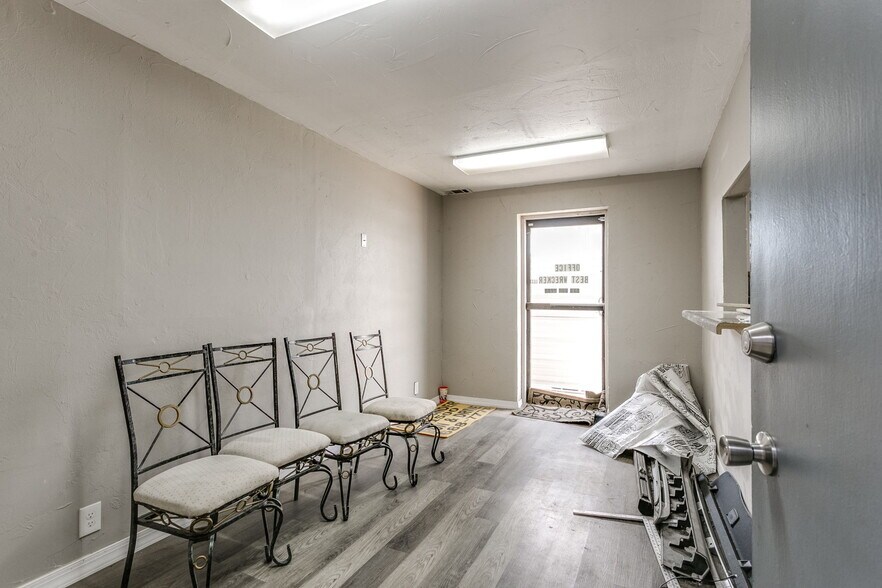 More Photos Of 400 N Macarthur Blvd, Oklahoma City Warehouse For Sale