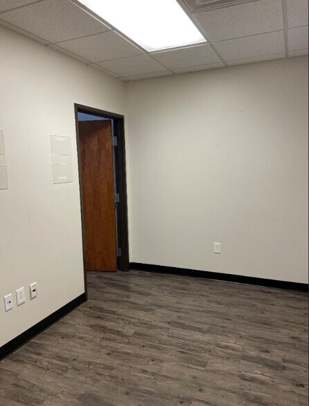 More Photos Of 3501 N Macarthur Blvd, Irving Medical For Sale