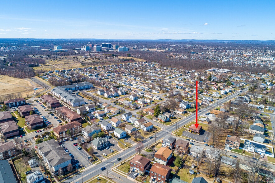 More Photos Of 894 Green St, Iselin Office For Sale