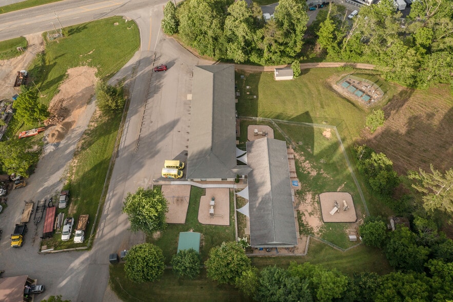 More Photos Of 2-6 Fairview Hills Dr, Fairview Daycare Center For Lease