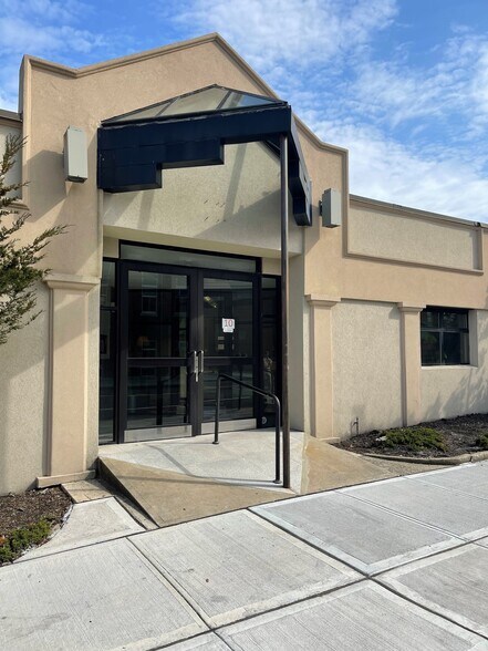 More Photos Of 10 Union Ave, Lynbrook Office For Sale