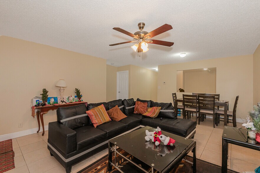 More Photos Of 4063-4065 SW 51st St, Fort Lauderdale Apartments For Sale