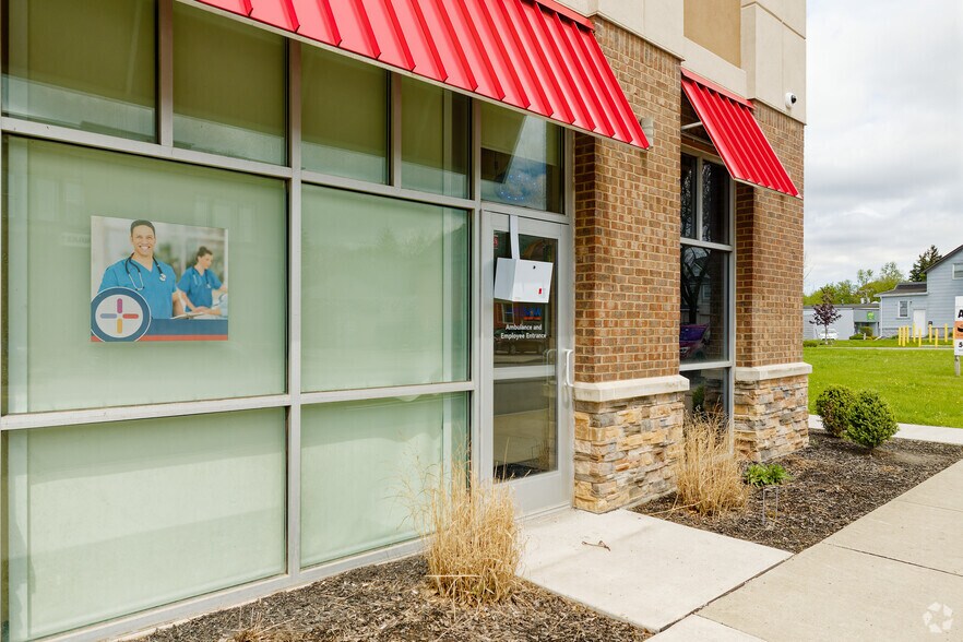More Photos Of 235-245 N Winton Rd, Rochester Storefront Retail Office For Lease