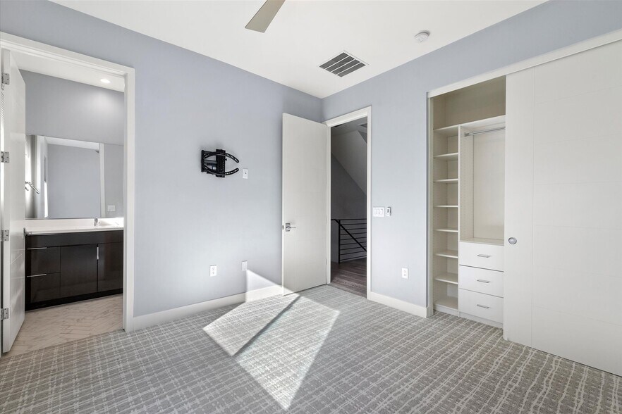 More Photos Of 16580 N 92nd St, Scottsdale Office Residential For Lease