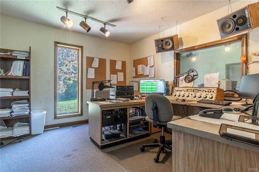 More Photos Of 2315 Knox St, Ogdensburg Medical For Sale