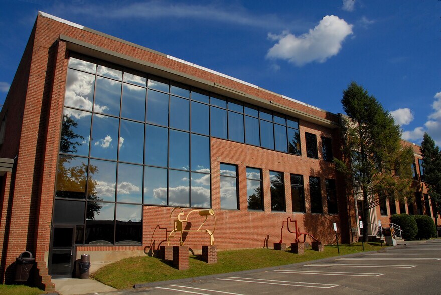 More Photos Of 344 W Main St, Milford Office For Lease