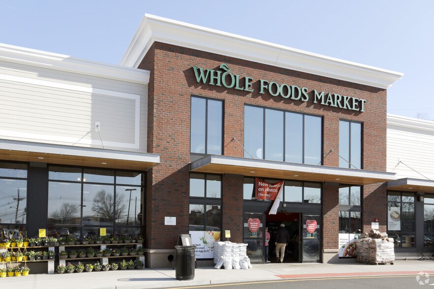 More Photos Of 655-657 Middlesex Ave, Metuchen Unknown For Lease