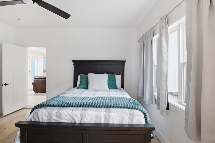 More Photos Of 1636 Lakemoor Dr, Florissant Specialty For Sale