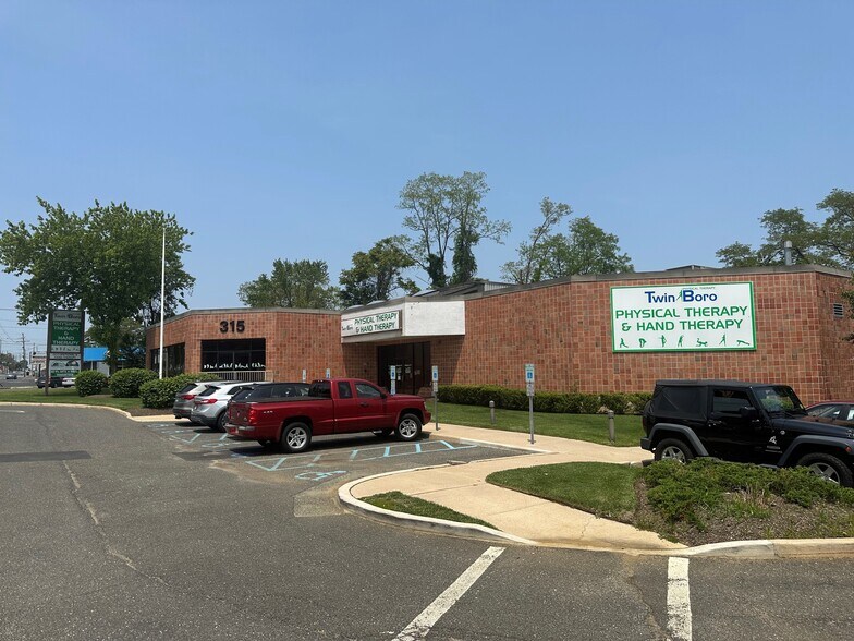 More Photos Of 315 Rt 35, Red Bank Medical For Lease