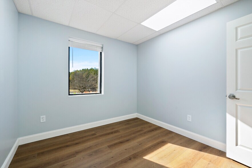 More Photos Of 201 Princeton Blvd, Adairsville Warehouse For Lease