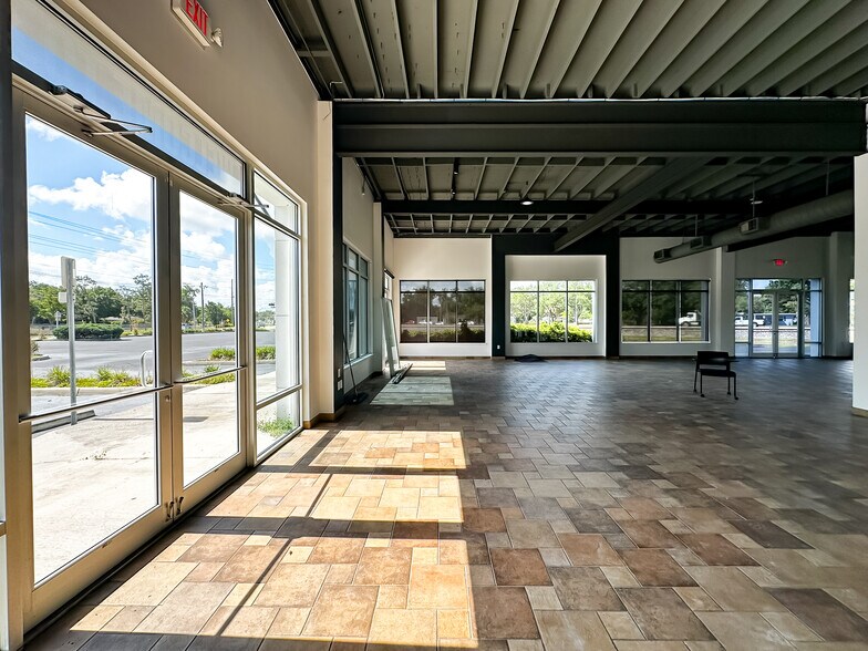 More Photos Of 425 S Lake Parker Ave, Lakeland Office For Lease