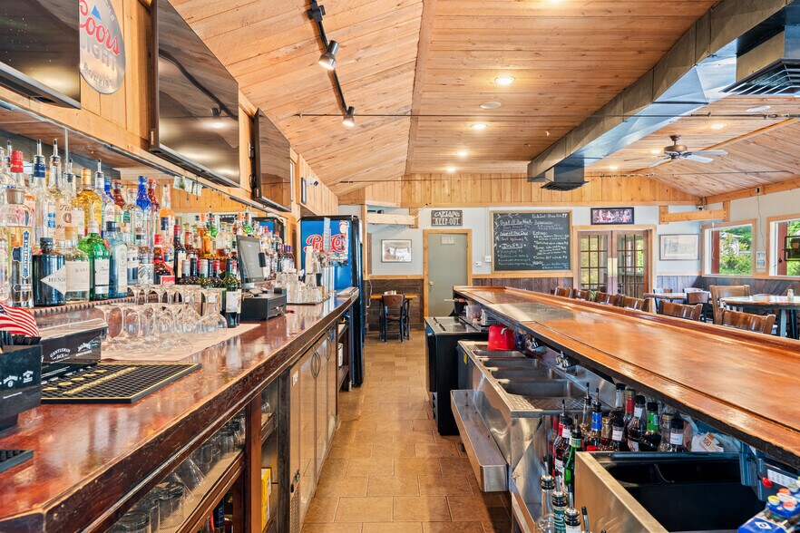 More Photos Of 2582 State Highway 7, Bainbridge Restaurant For Sale