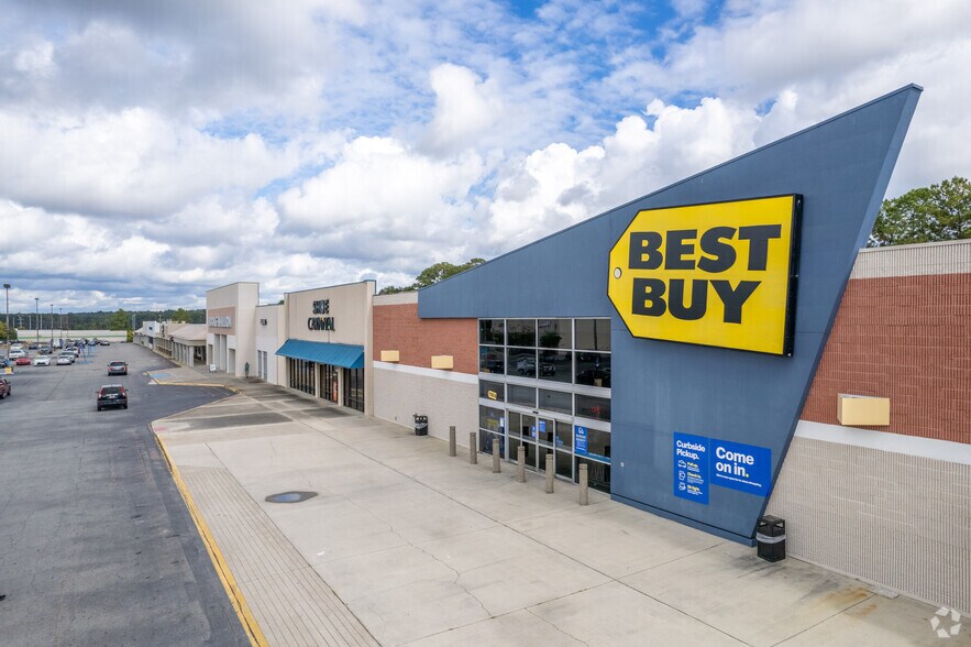 More Photos Of 1707-1729 Norman Dr, Valdosta General Retail For Lease