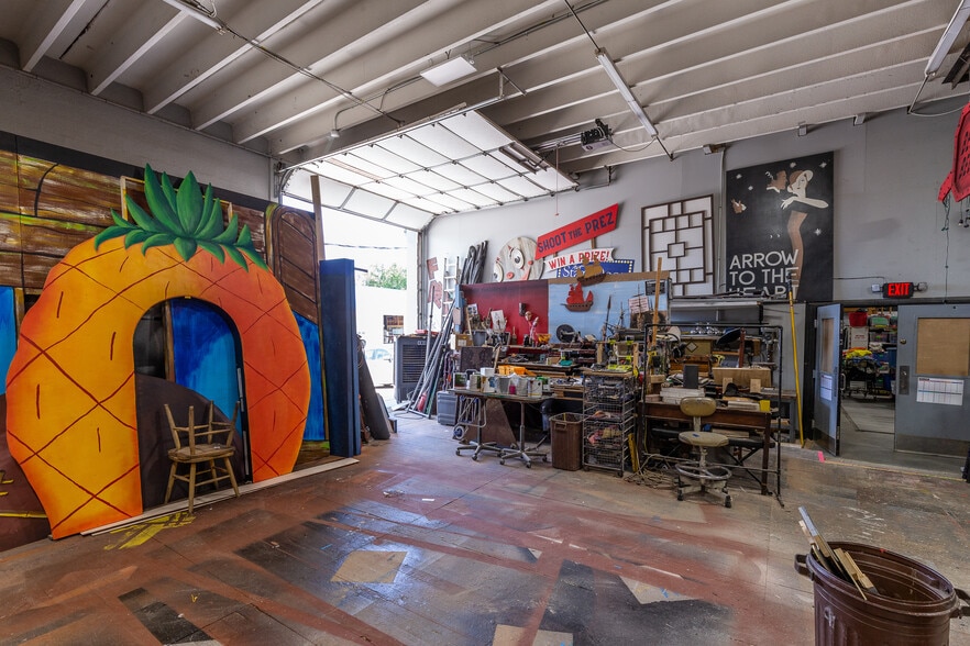 More Photos Of 2169 10th St, Sarasota Warehouse For Sale