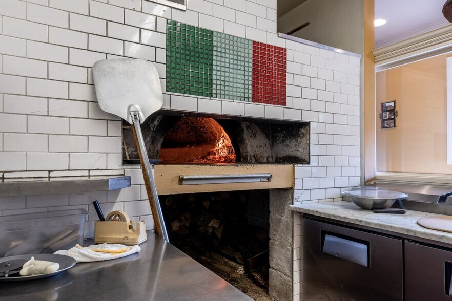 More Photos Of 376 River Rd, Shelton Restaurant For Sale