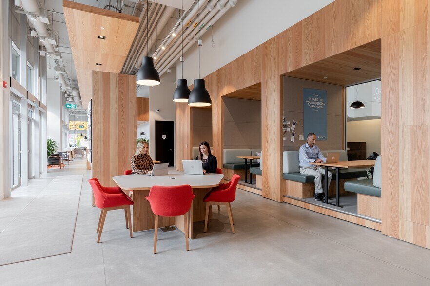 More Photos Of 460 Doyle Ave, Kelowna Coworking Space