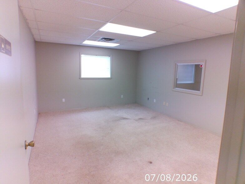 More Photos Of 204 N 2nd St, Ozark Office For Sale